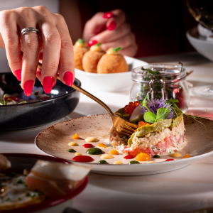 Imagem do produto A elegância conjuga-se com a excelência gastronómica. 4